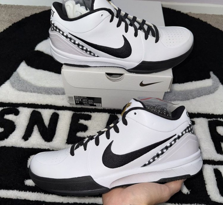 Nike Kobe 4 Protro Mambacita size 10 5