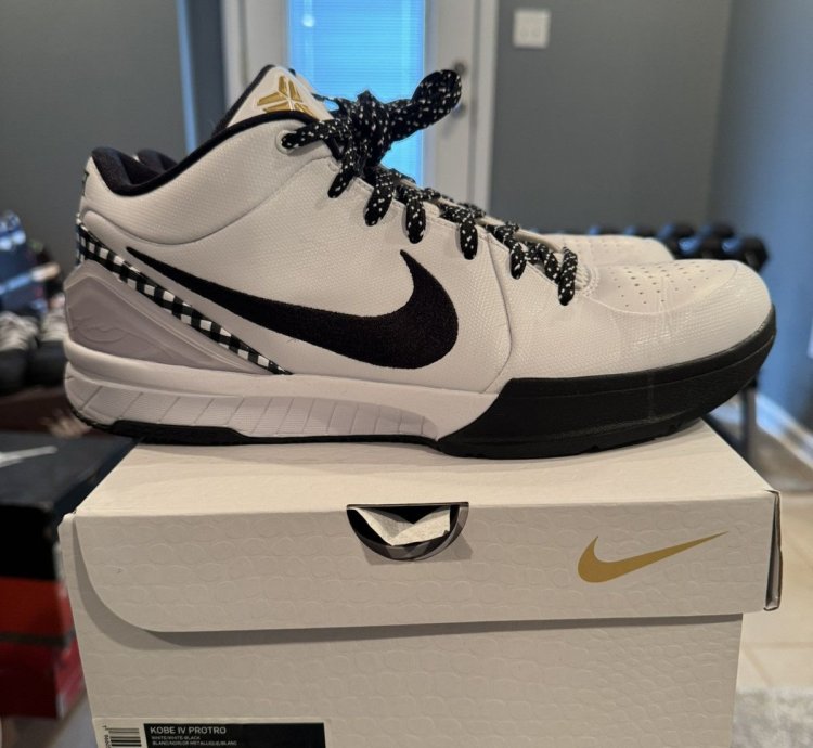 Nike Kobe 4 Protro Mambacita Gigi