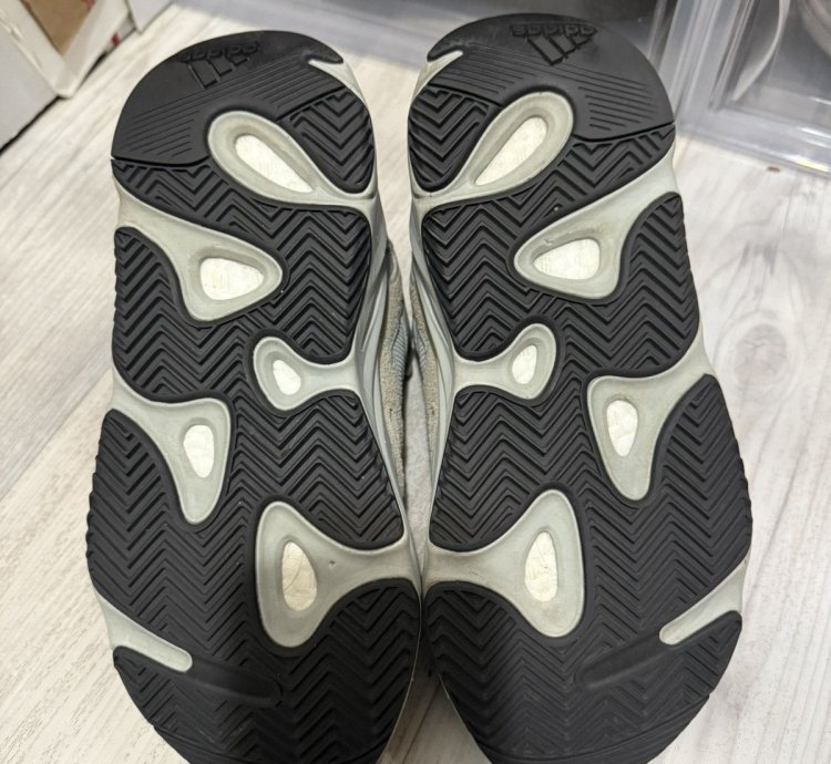 Adidas Yeezy 700 Salt 2019