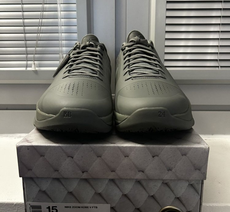 Nike Kobe 5 Fade To Black