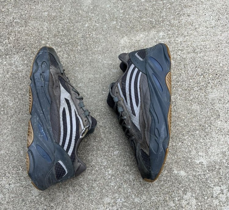 Adidas Yeezy 700 V2 Geode