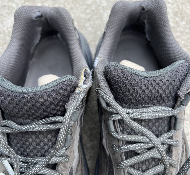 Adidas Yeezy 700 V2 Geode
