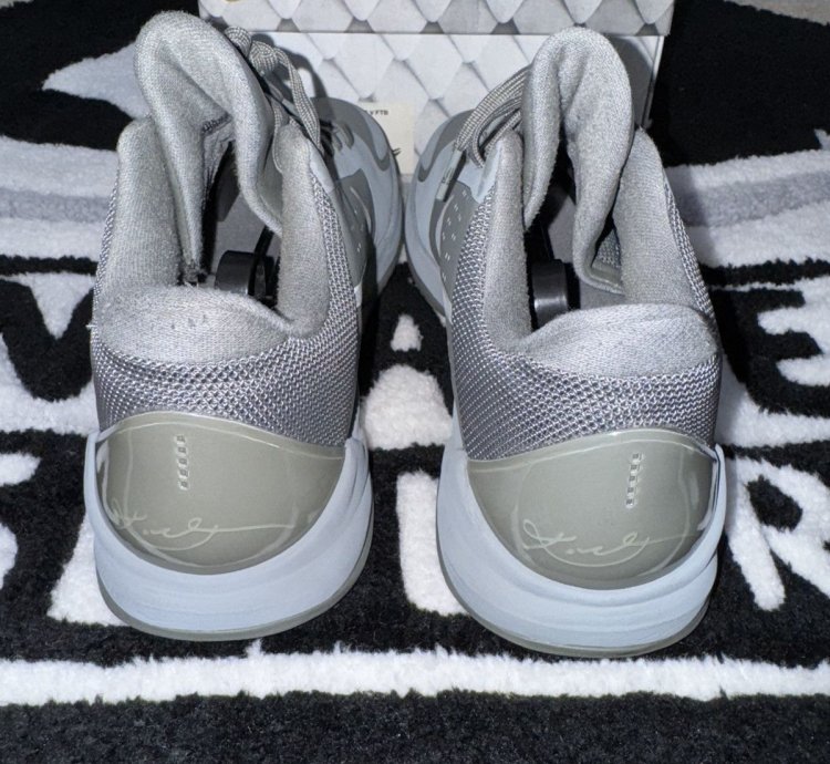 Nike Kobe 5 Fade To Black size 10 Size Tag