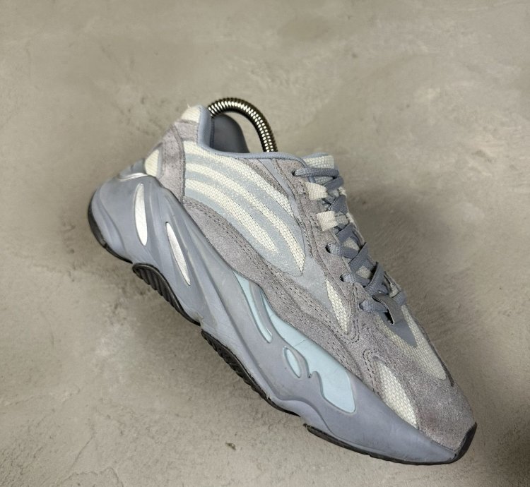Adidas Yeezy 700 V2 Hospital Blue Sneakers