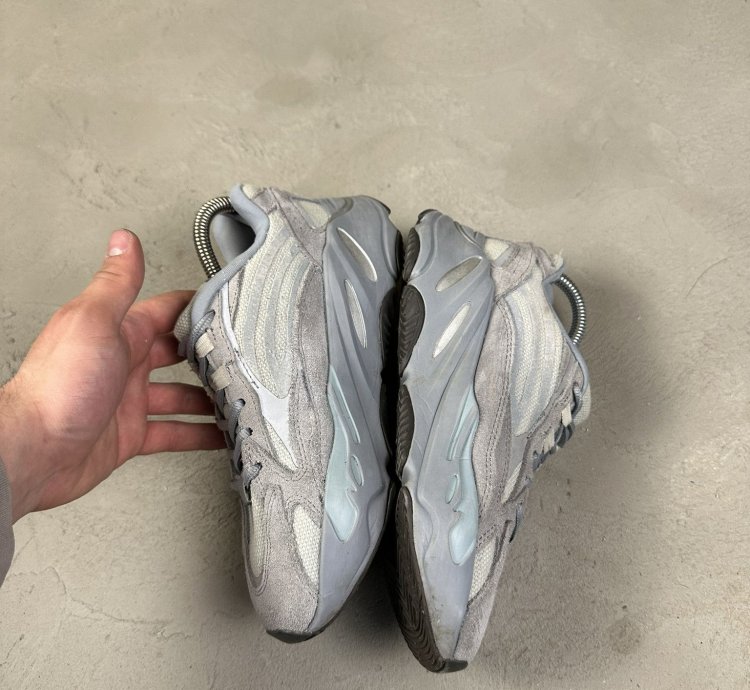 Adidas Yeezy 700 V2 Hospital Blue Sneakers