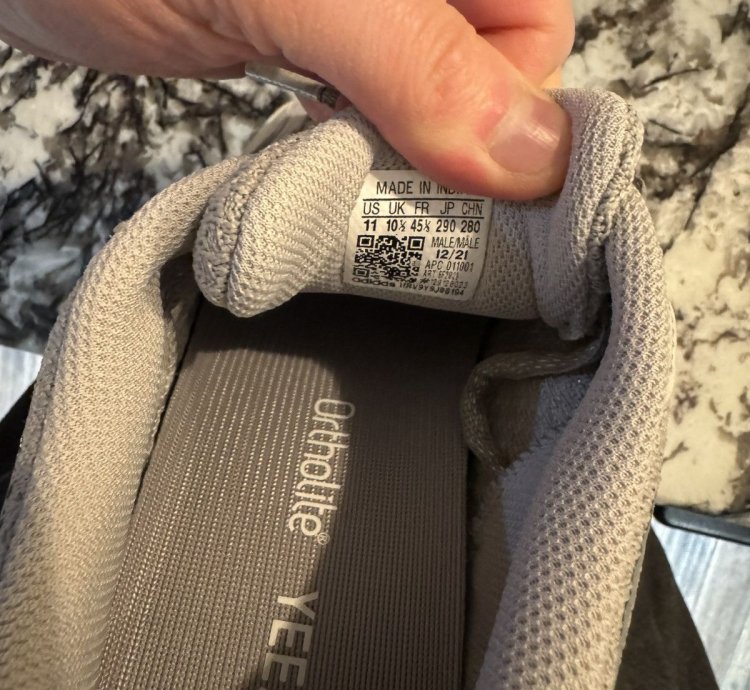 Adidas Yeezy 700 V2 Static