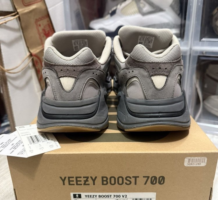 Adidas Yeezy 700 V2 Tephra