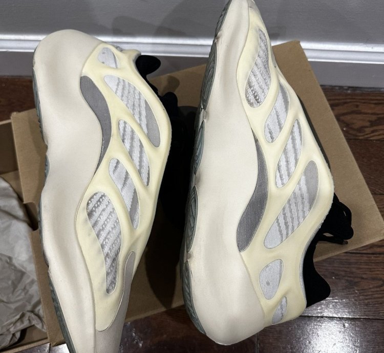 Adidas Yeezy 700 V3 Azael