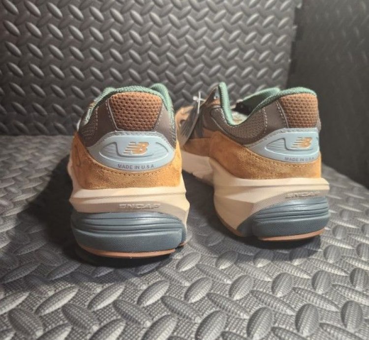 New Balance Carhartt 990v6 Size 12