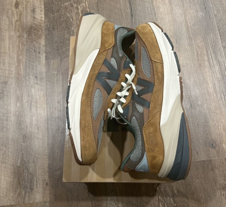 New Balance Carhartt Wip 990v6