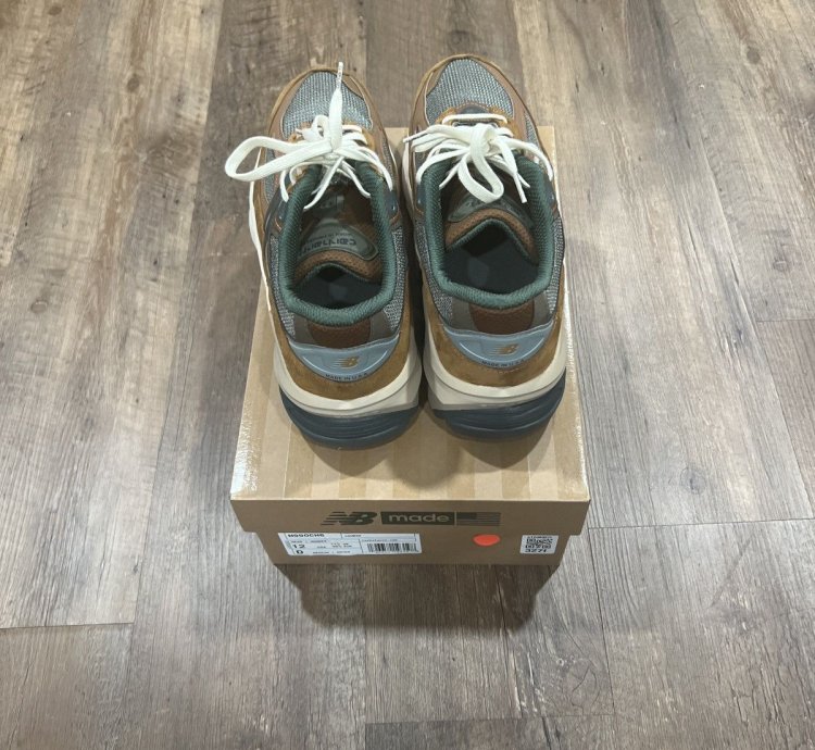 New Balance Carhartt Wip 990v6