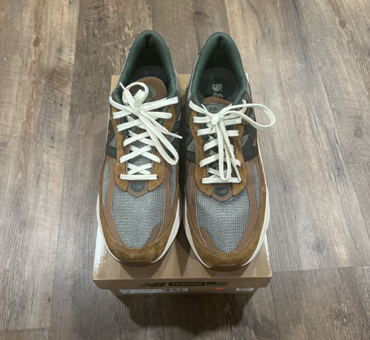 New Balance Carhartt Wip 990v6