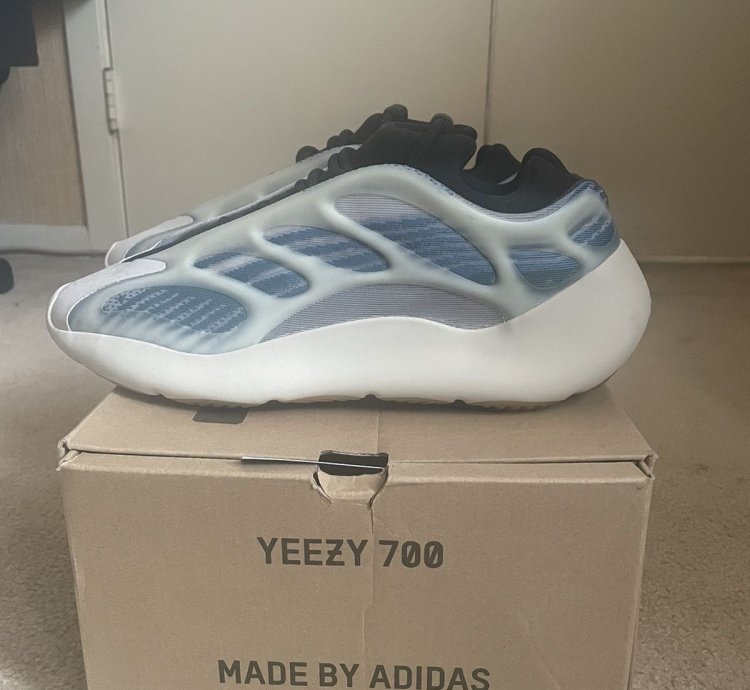 Adidas Yeezy 700 V3 Kyanite