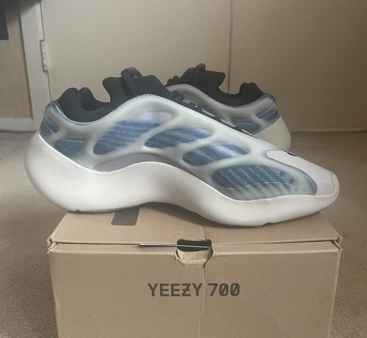 Adidas Yeezy 700 V3 Kyanite