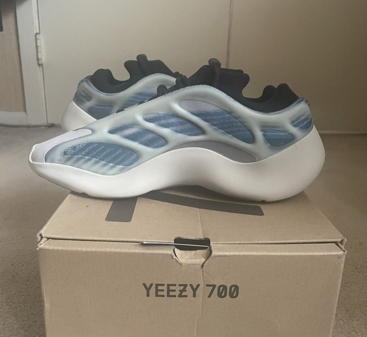 Adidas Yeezy 700 V3 Kyanite