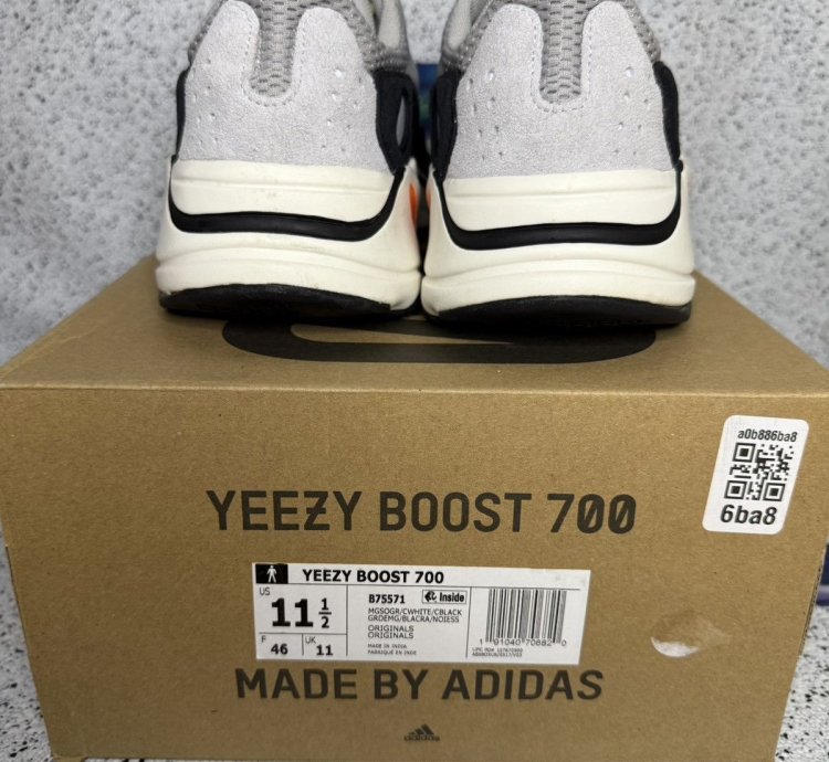 Adidas Yeezy 700 Wave Runner 11 5 Men