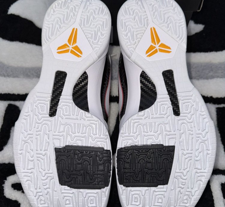 Nike Kobe 5 Protro Bruce Lee Alternate size 9 5