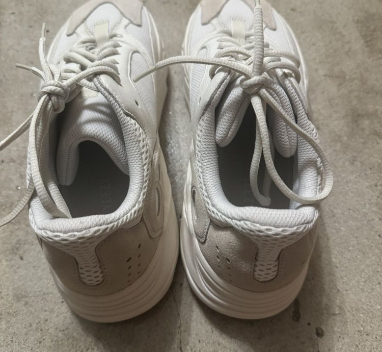 Adidas Yeezy All White 700 V1 Sample Kanye West