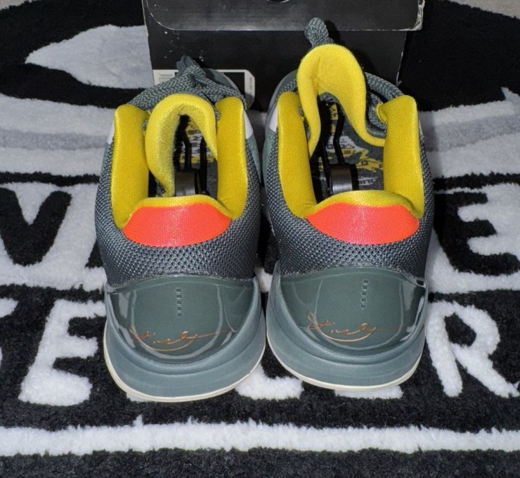 Nike Kobe 5 Protro Eybl size 10