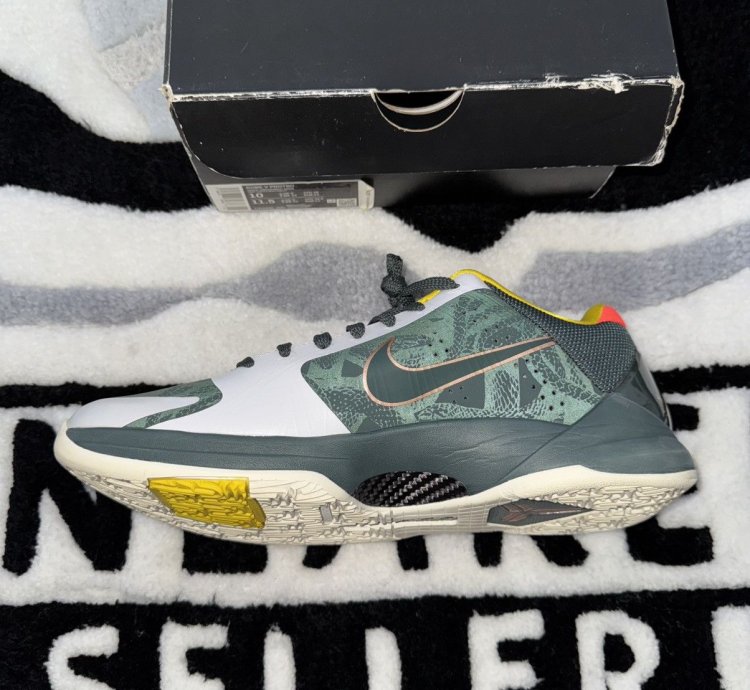 Nike Kobe 5 Protro Eybl size 10