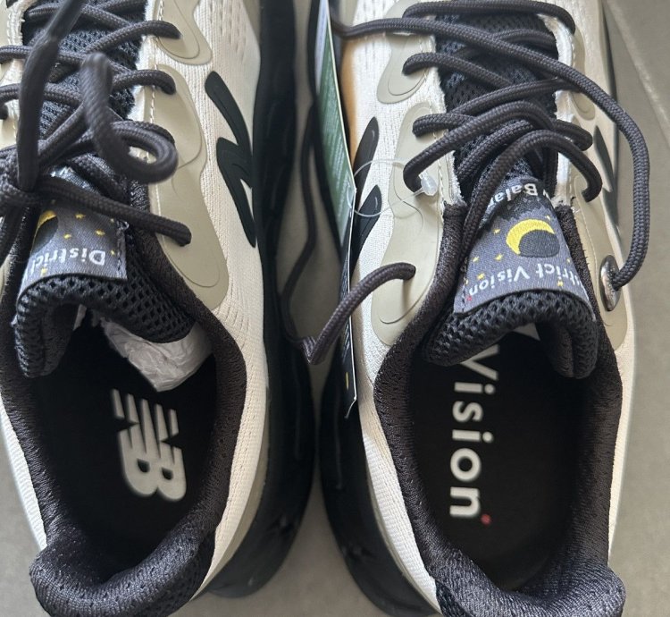 New Balance District Vision