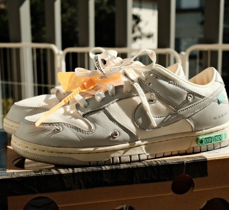 Off-white Nike Dunk Low - Lot 9