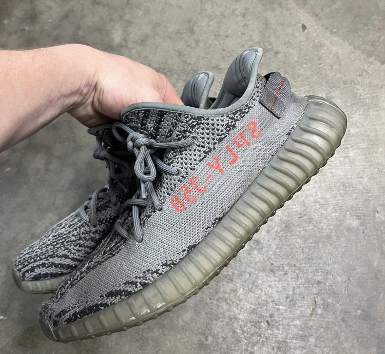 Adidas Yeezy Beluga 2 0 V2