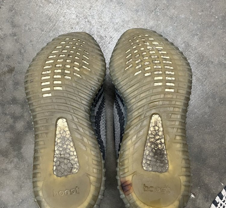Adidas Yeezy Beluga 2 0 V2
