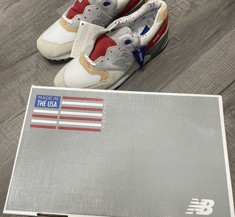 New Balance Hyannis 999 Red