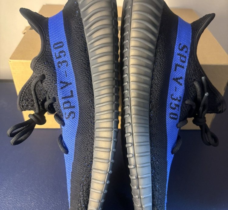 Adidas Yeezy Boost 350 V2 - Dazzling Blue