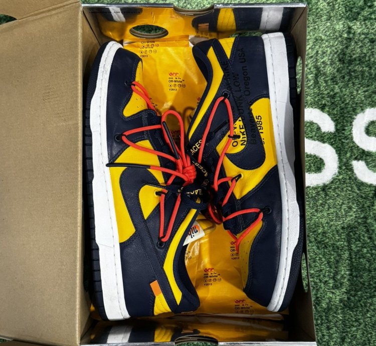 Off-white Nike Dunk Low University Gold