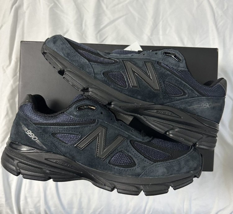 New Balance Jjjjound 990v4
