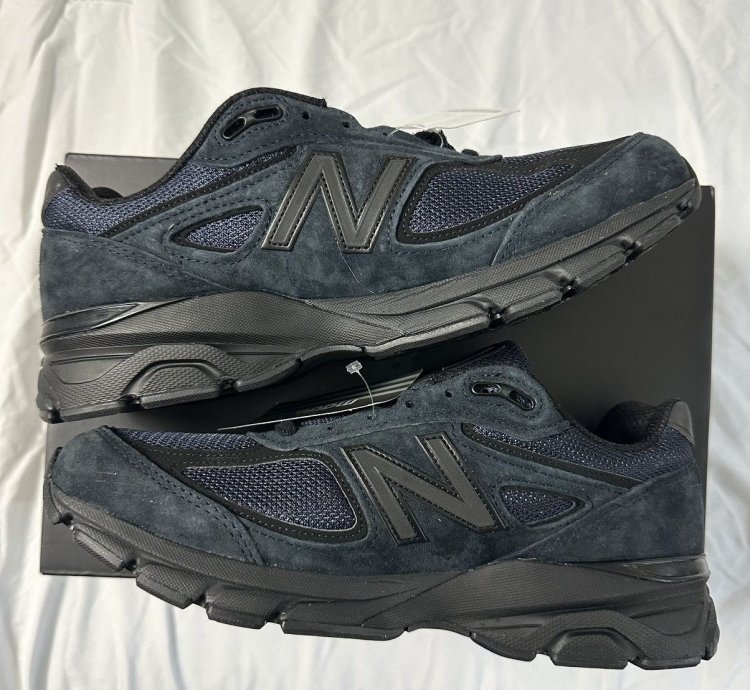New Balance Jjjjound 990v4