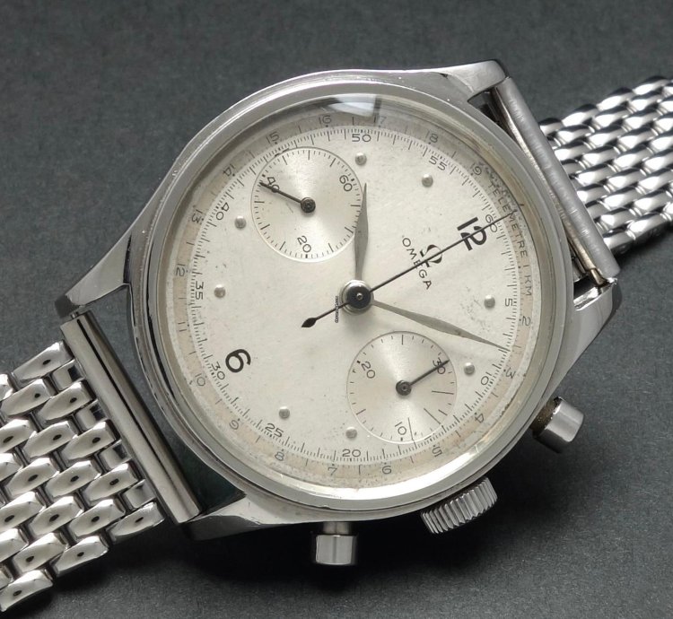 Omega 33 3chro Ref 2077 Water-resistant 38mm Chronograph Two-tone Dial