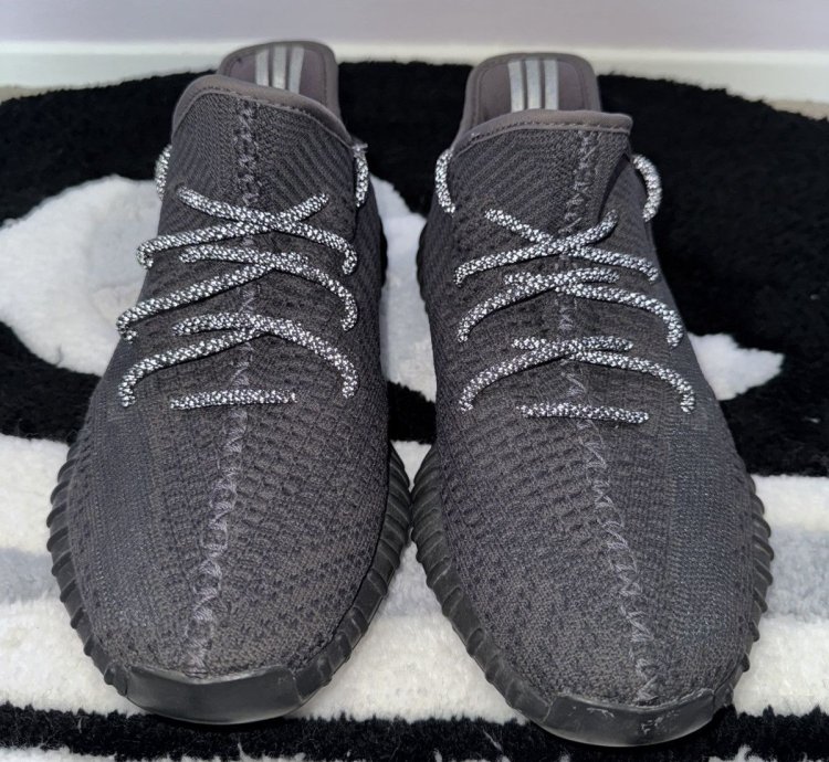 Adidas Yeezy Boost 350 V2 Black Non-reflective size 10