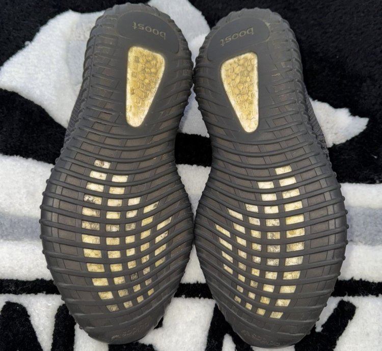 Adidas Yeezy Boost 350 V2 Black Non-reflective size 10