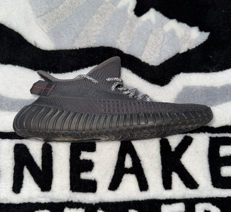 Adidas Yeezy Boost 350 V2 Black Non-reflective size 10