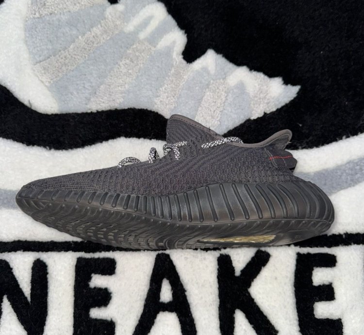 Adidas Yeezy Boost 350 V2 Black Non-reflective size 10