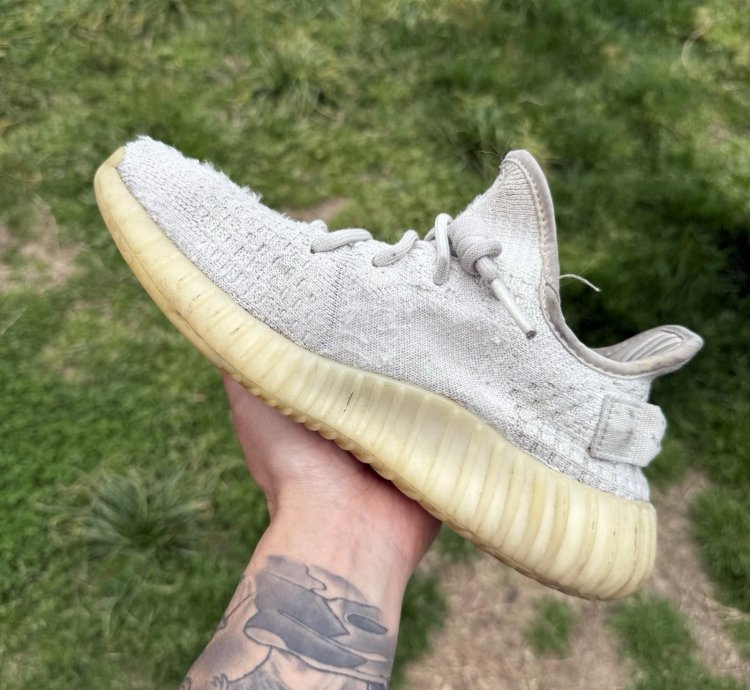 Adidas Yeezy Boost 350 V2 Bone Size 5 Men 6 Women