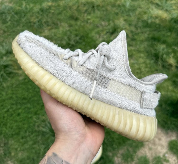 Adidas Yeezy Boost 350 V2 Bone Size 5 Men 6 Women