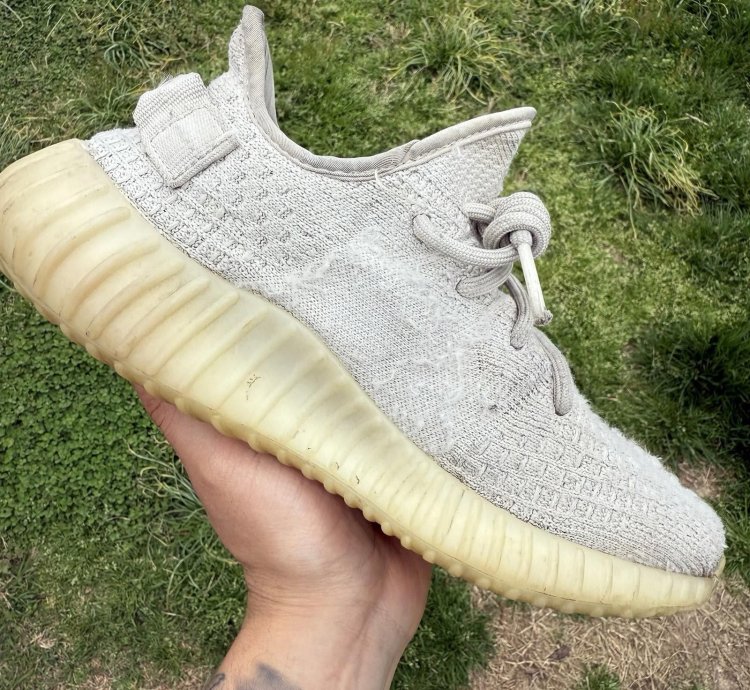Adidas Yeezy Boost 350 V2 Bone Size 5 Men 6 Women