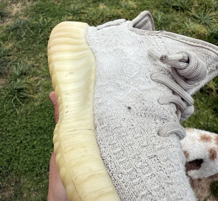 Adidas Yeezy Boost 350 V2 Bone Size 5 Men 6 Women