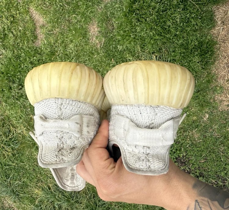Adidas Yeezy Boost 350 V2 Bone Size 5 Men 6 Women