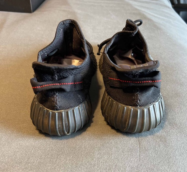 Adidas Yeezy Boost 350 V2 Bred Size 10 5 Cp9652