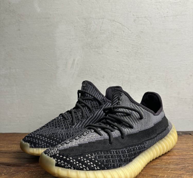 Adidas Yeezy Boost 350 V2 Carbon