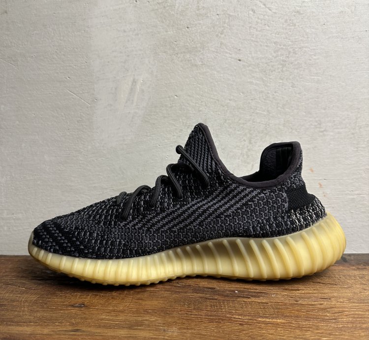 Adidas Yeezy Boost 350 V2 Carbon