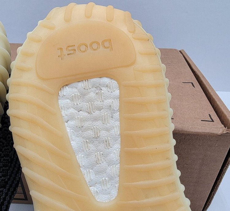 Adidas Yeezy Boost 350 V2 Carbon Sz 5 5 Authenticated165