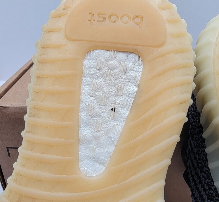 Adidas Yeezy Boost 350 V2 Carbon Sz 5 5 Authenticated165