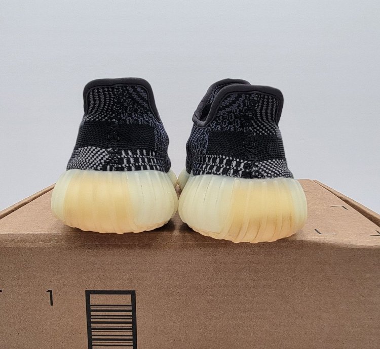 Adidas Yeezy Boost 350 V2 Carbon Sz 5 5 Authenticated165