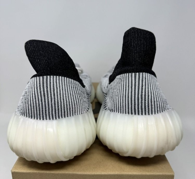 Adidas Yeezy Boost 350 V2 Cmpct Panda